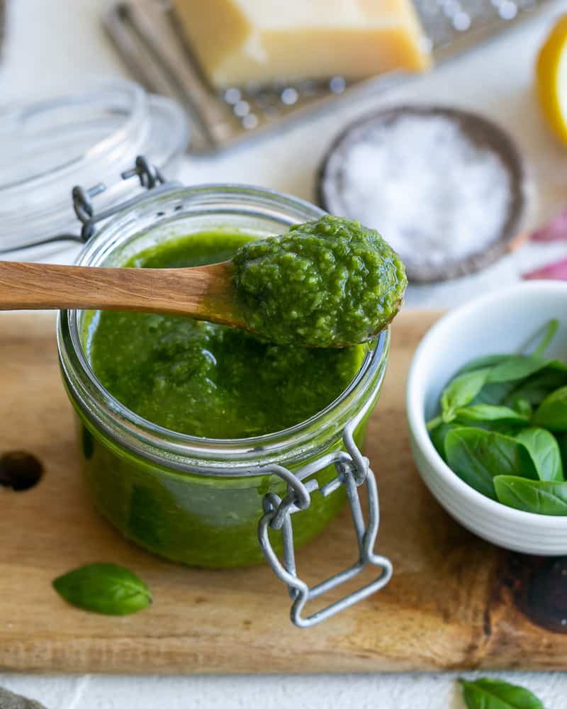 Basil Pesto - Between2Kitchens