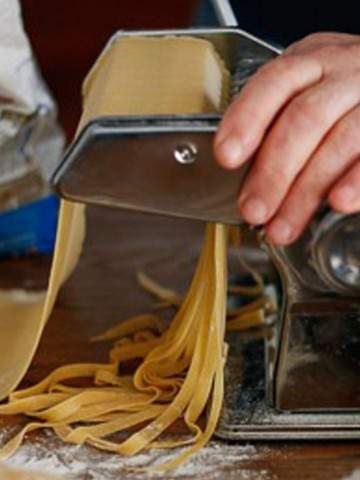 Making pasta dough