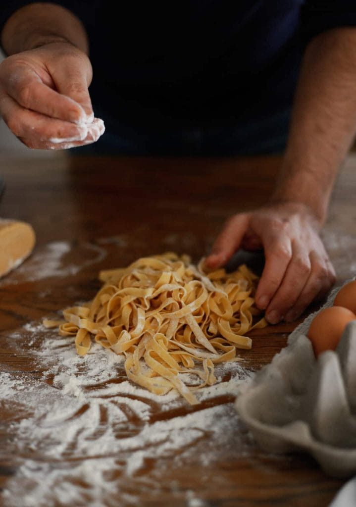 making tagliatelle