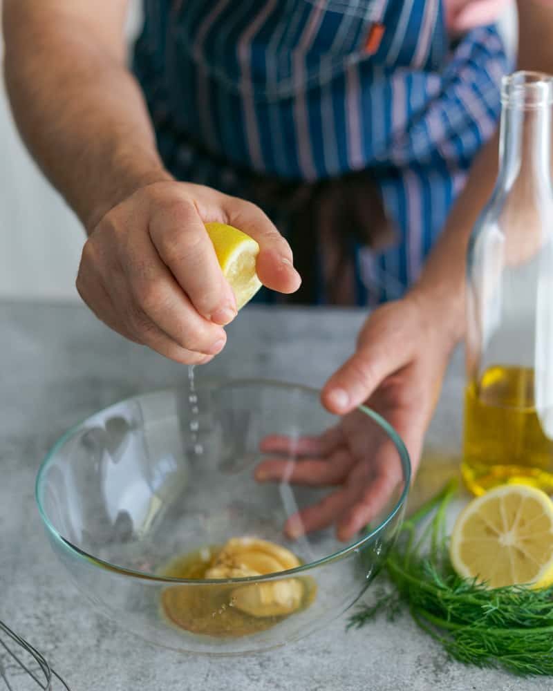 Lemon squeeze into the emulsion