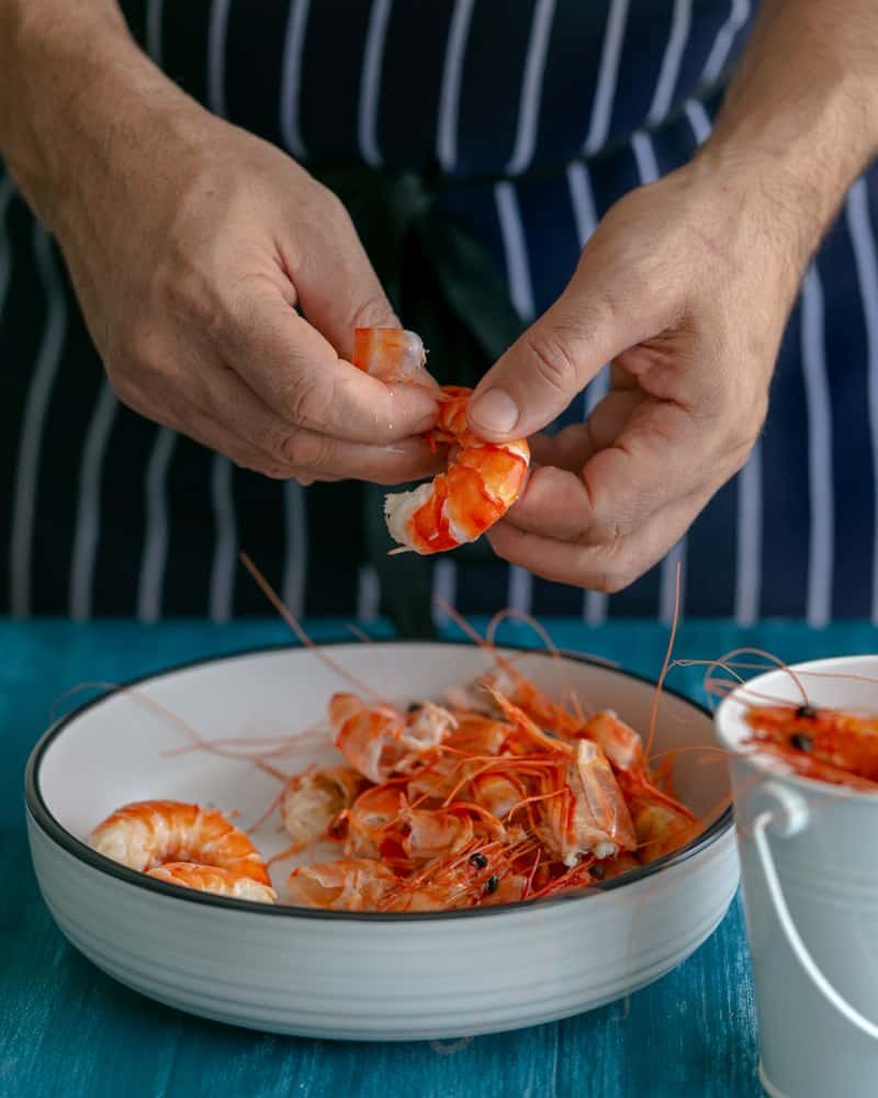 How to peel tiger prawns