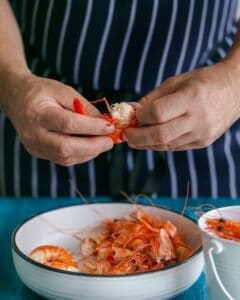 How to peel tiger prawns