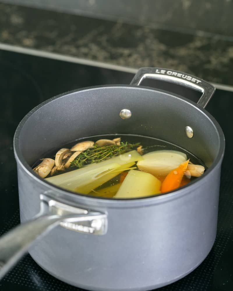 Vegetable stock for the porcini mushroom risotto