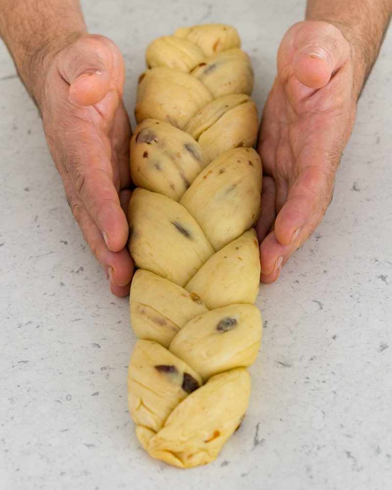 Braiding zopf dough