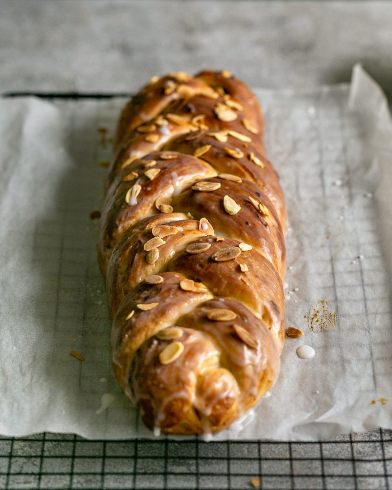 Baked zopf with almonds