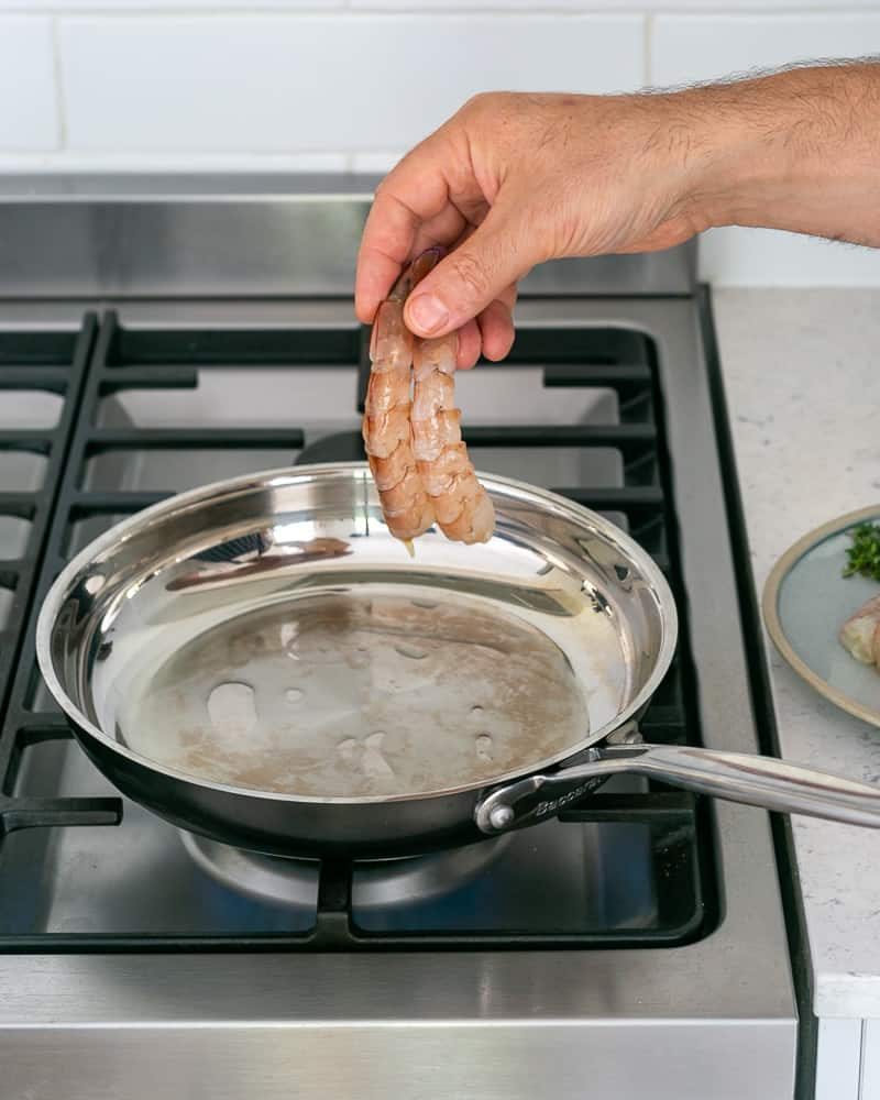 How to cook prawns in a pan