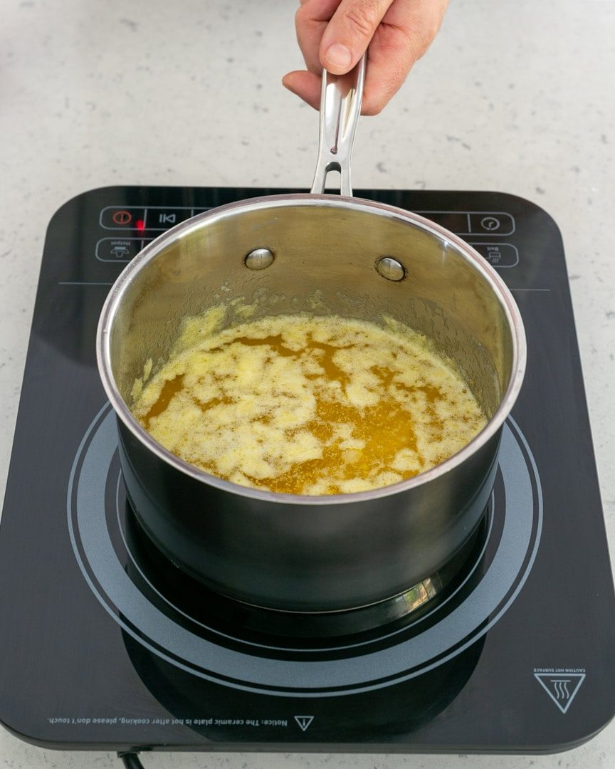 Clarifying butter to make Hollandaise sauce