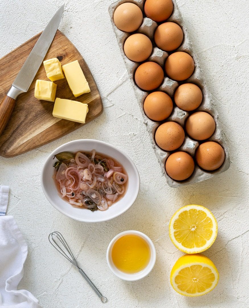 Ingredients to make Hollandaise sauce