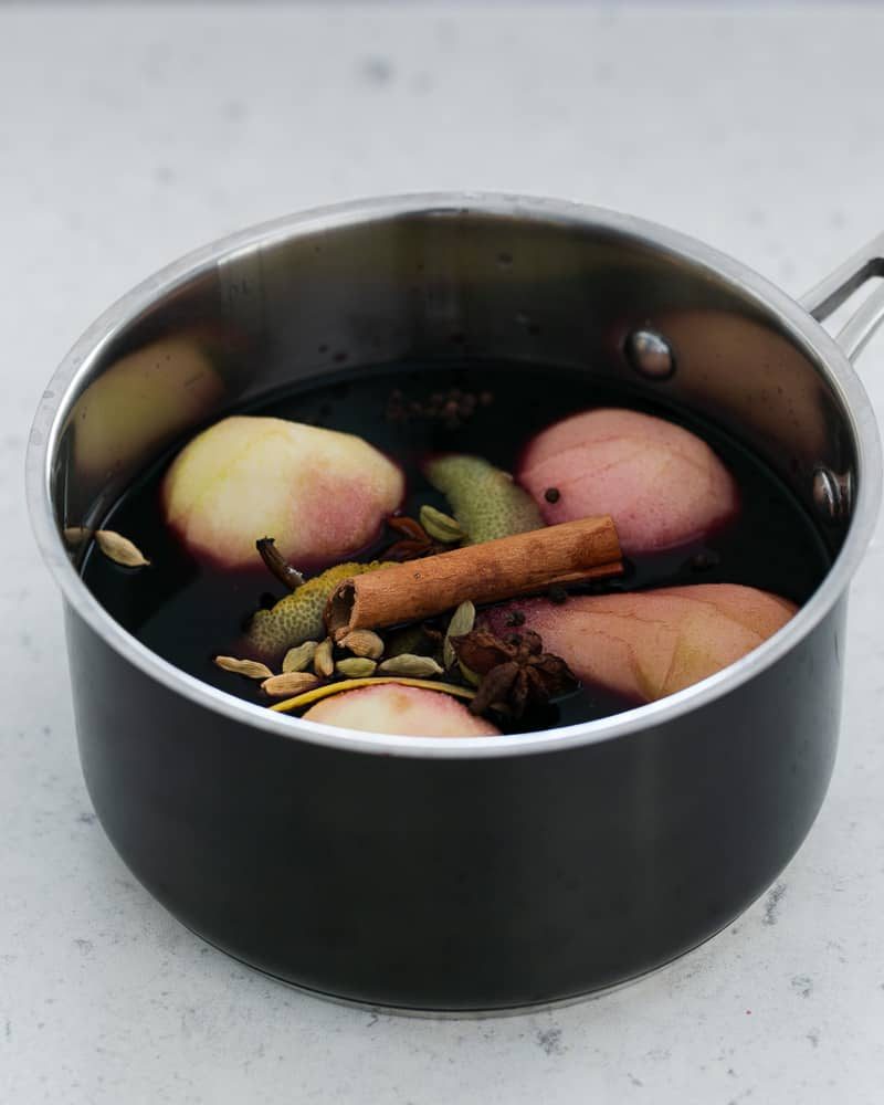 How to poach pears in red wine for Spice Poached Pears with Mascarpone