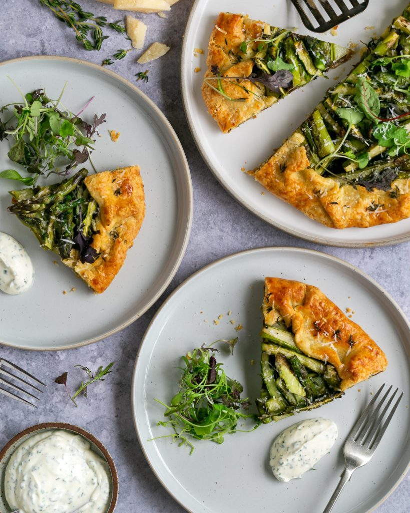 Asparagus and parmesan Crostata slices served in two small plates