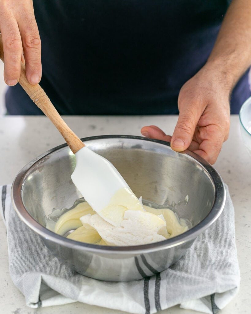 Folding in egg whites to melted chocolate