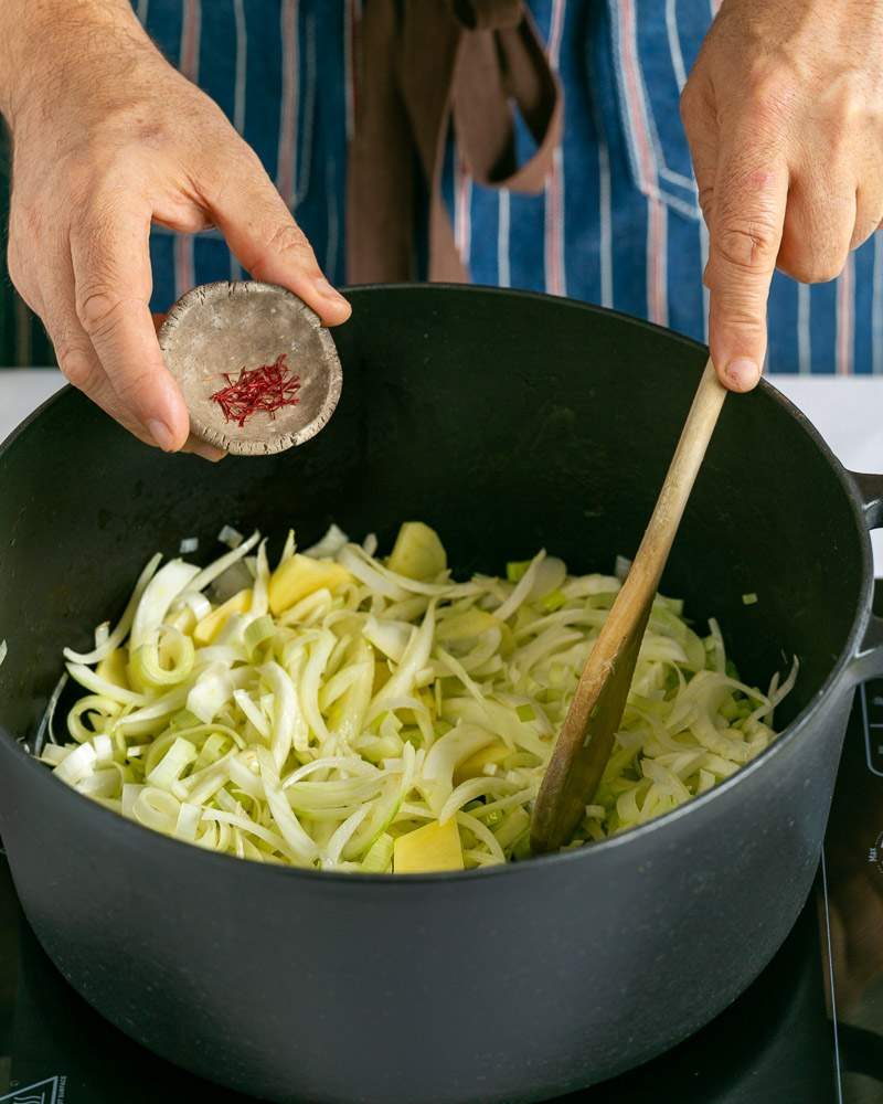 Cooking vegetables for the mussel soup