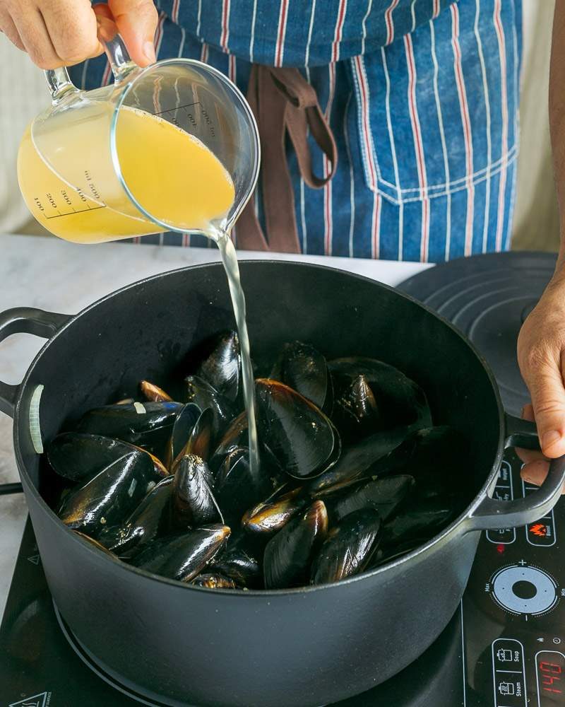 Chicken stock to cook mussels