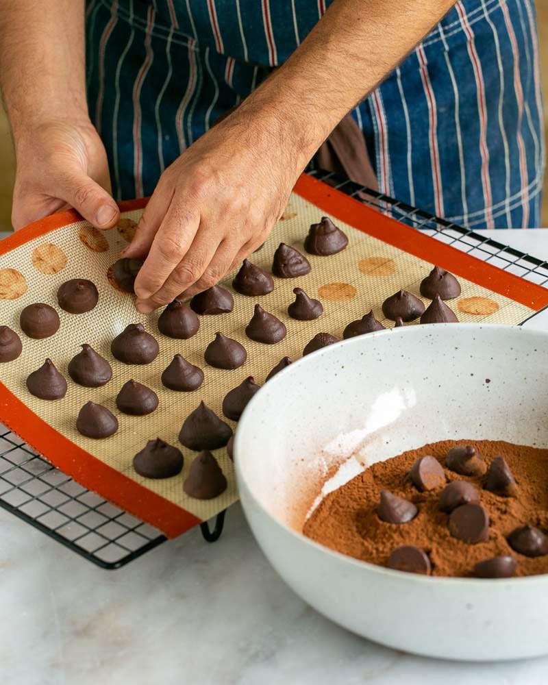 Set chocolate truffles 