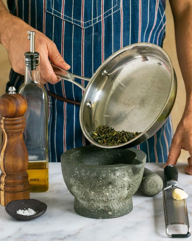 Toasted pumpkin seeds to make pesto