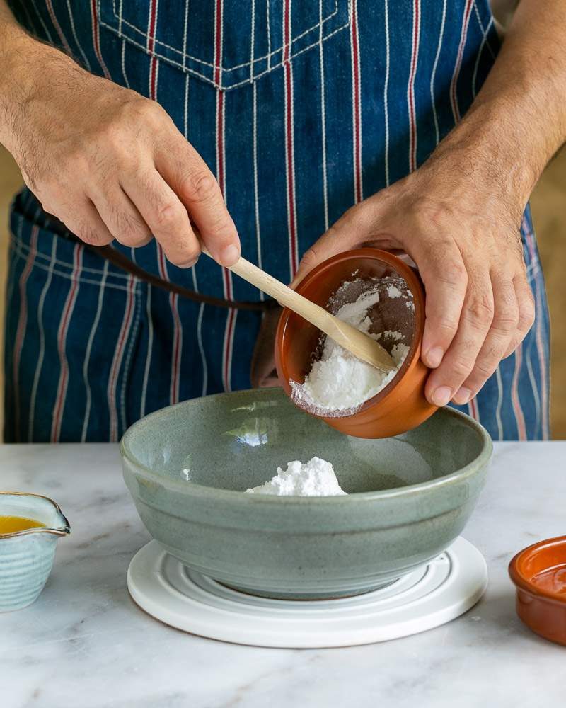 Batter to make tuile