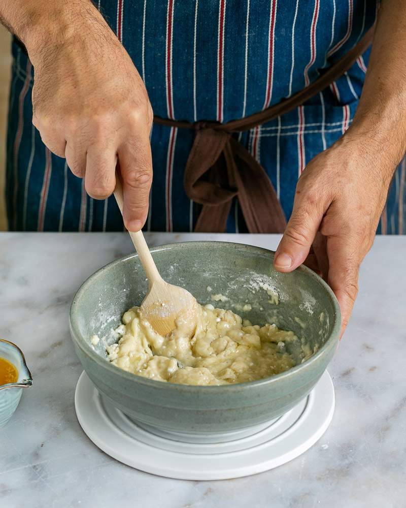 Batter to make tuile