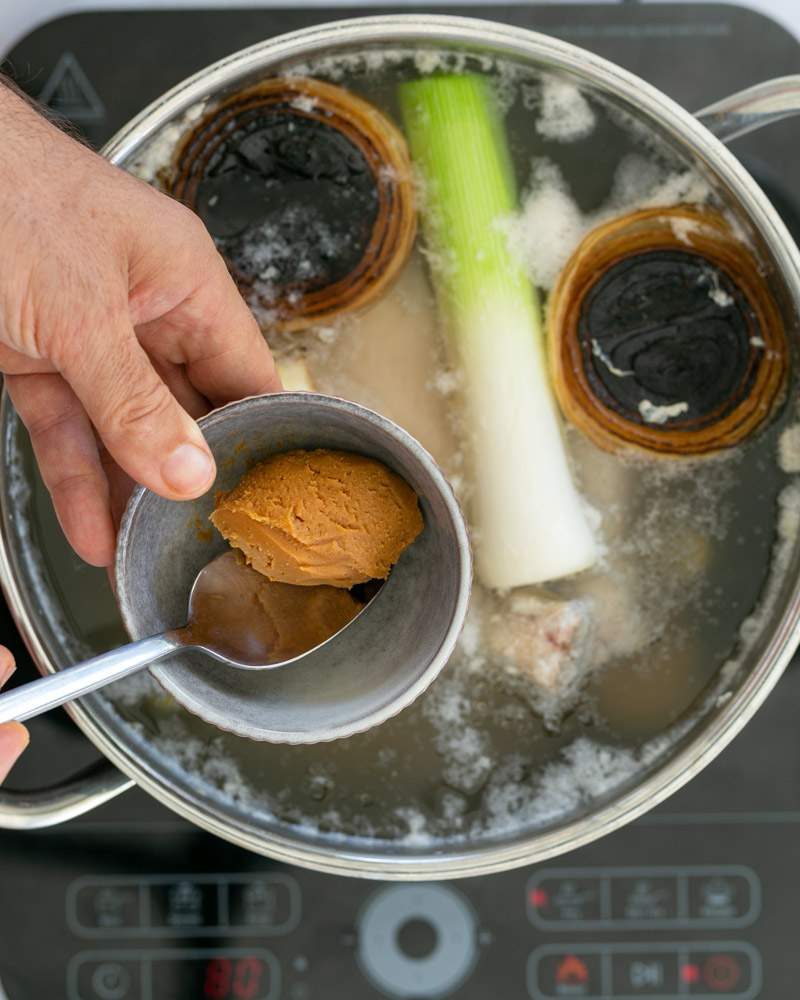 Chicken broth for ramen