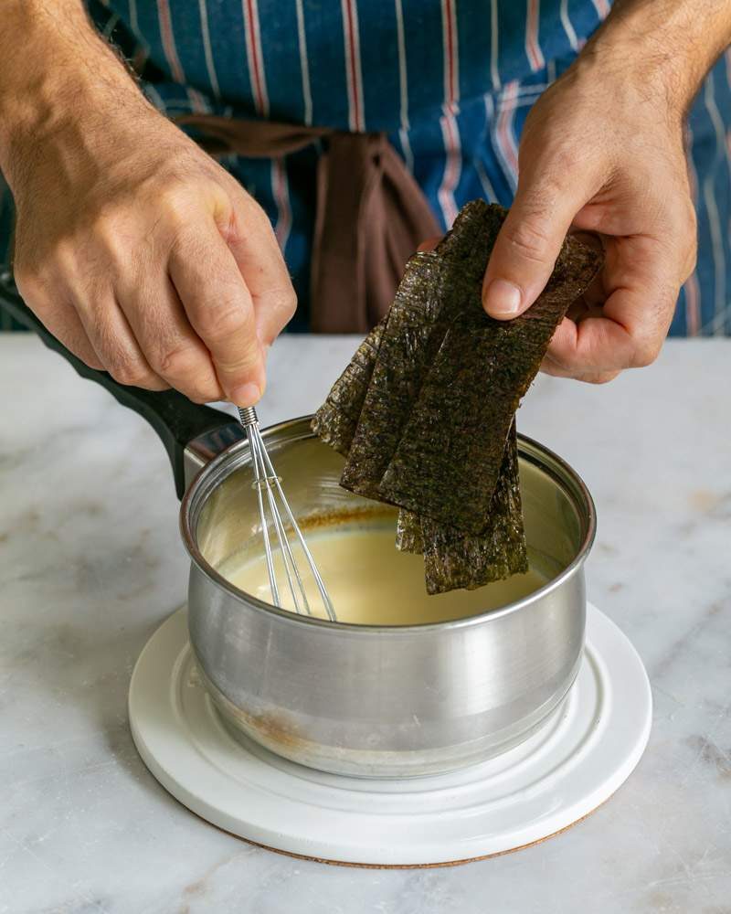 Adding nori sheets to butter sauce