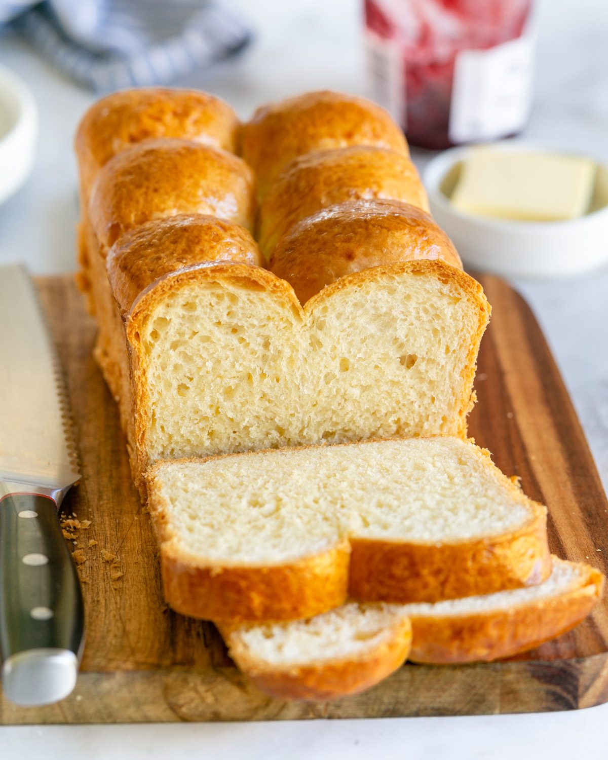 Sliced brioche