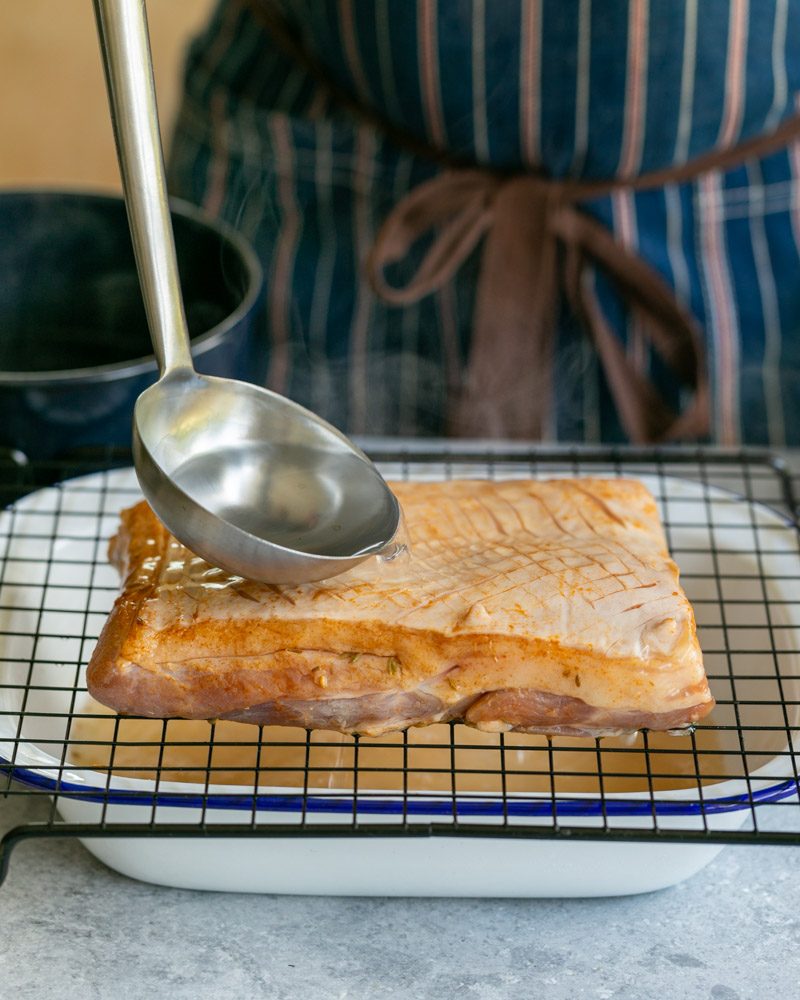 Boiling water method to prepare pork belly