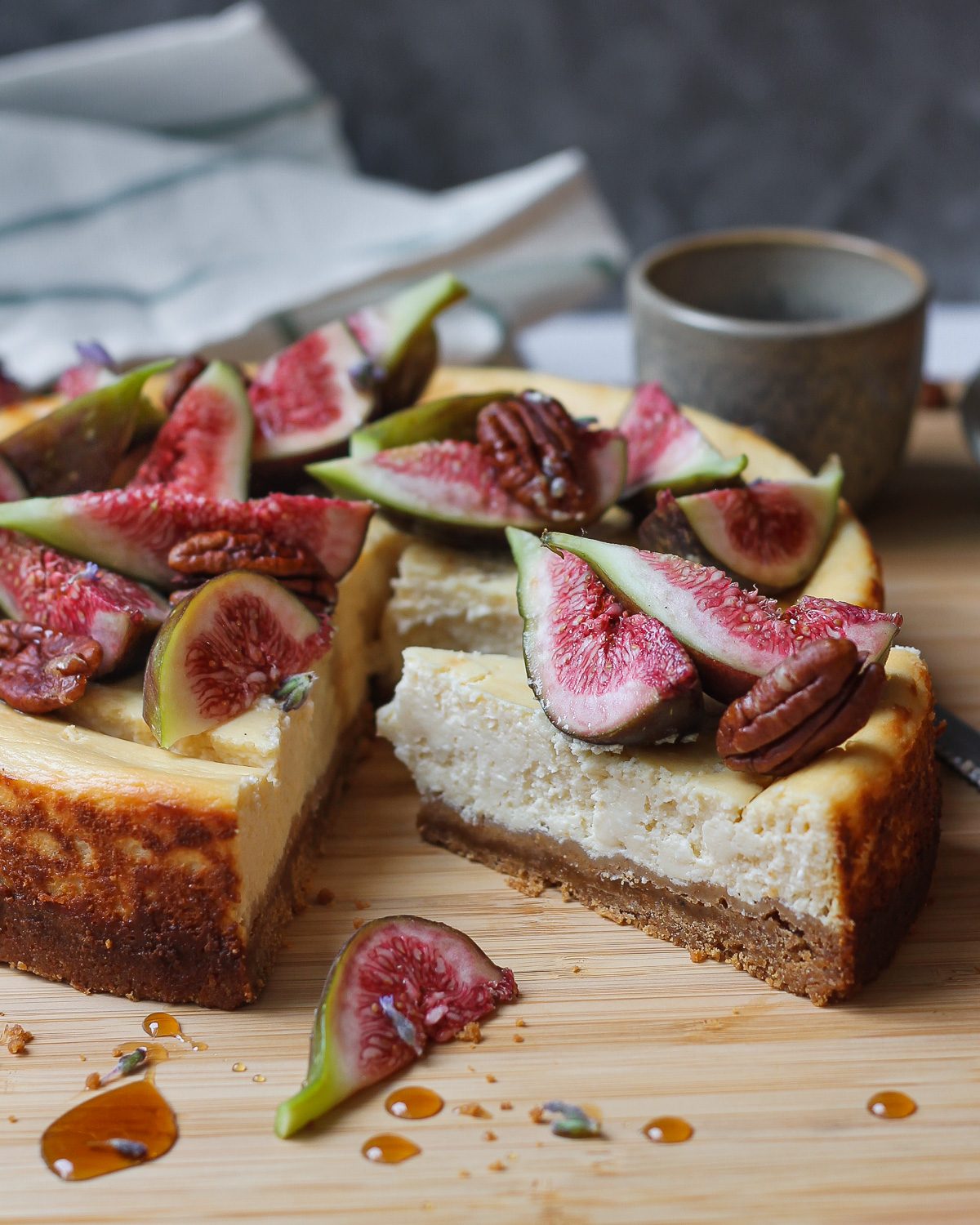 Baked ricotta cheesecake with figs