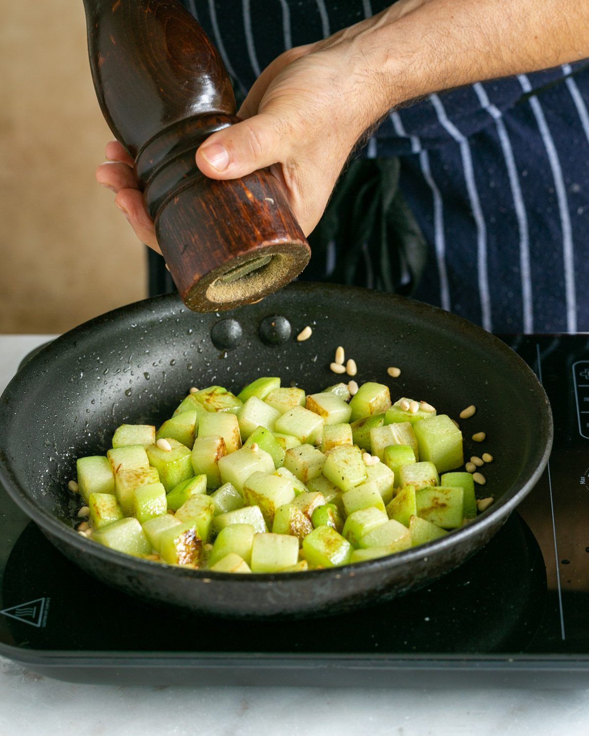 Adding black pepper to choko