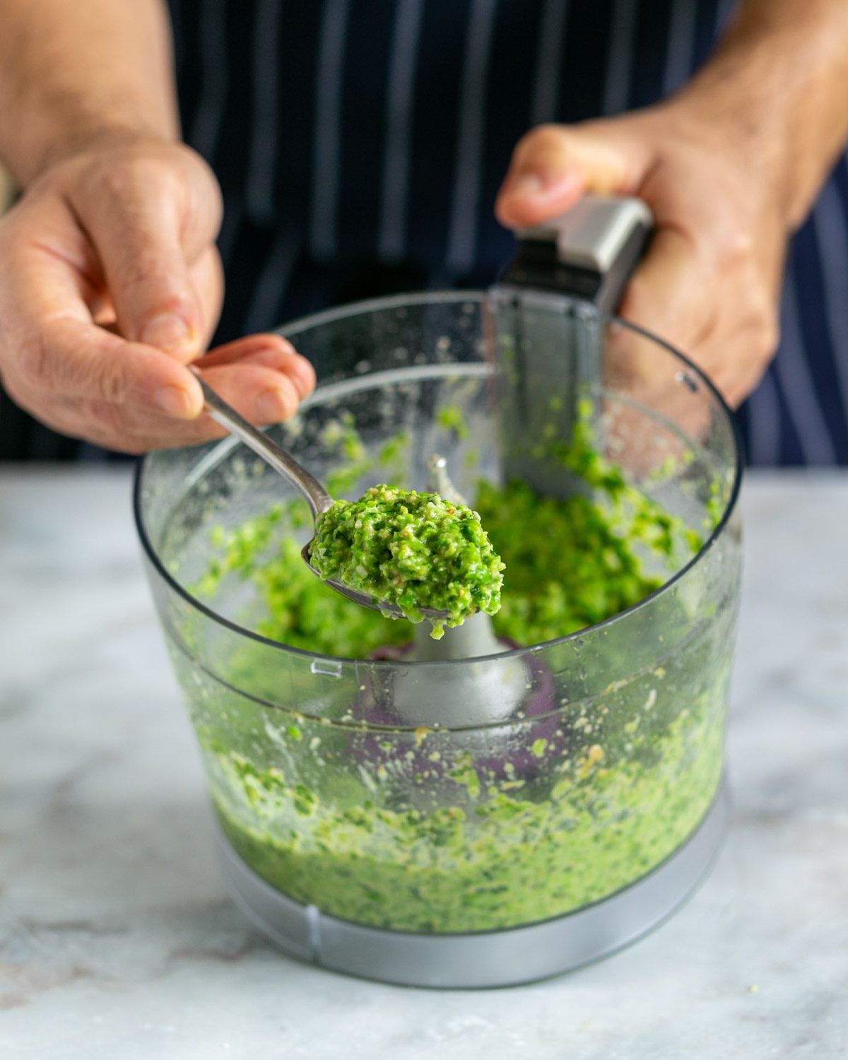 Pea and mint pesto in food processor