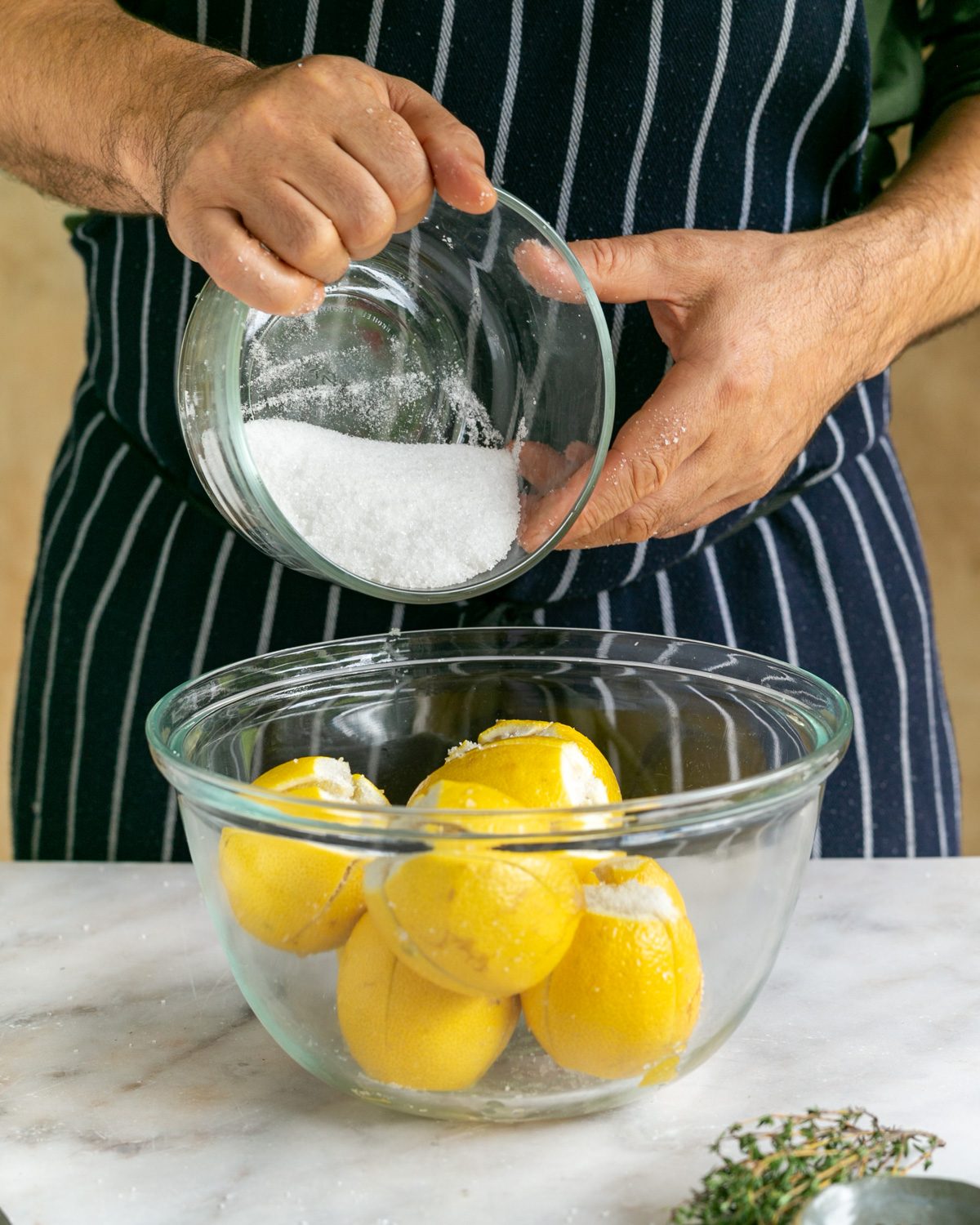 Salt and sugar mixture for lemons