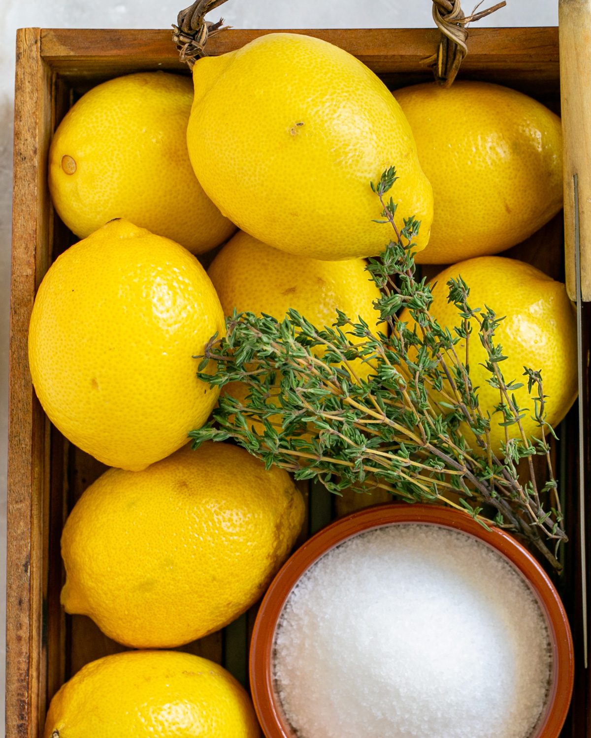 Fresh lemons from the garden