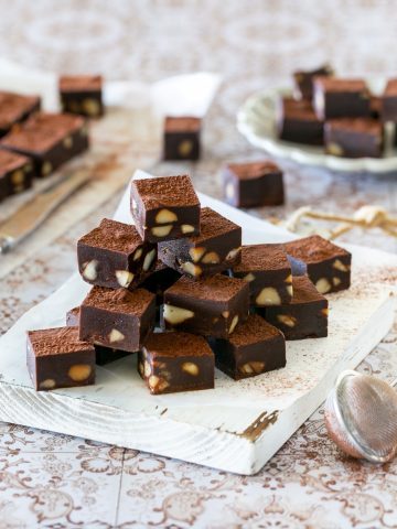 Caramel Chocolate with Salted Macadamia Nuts