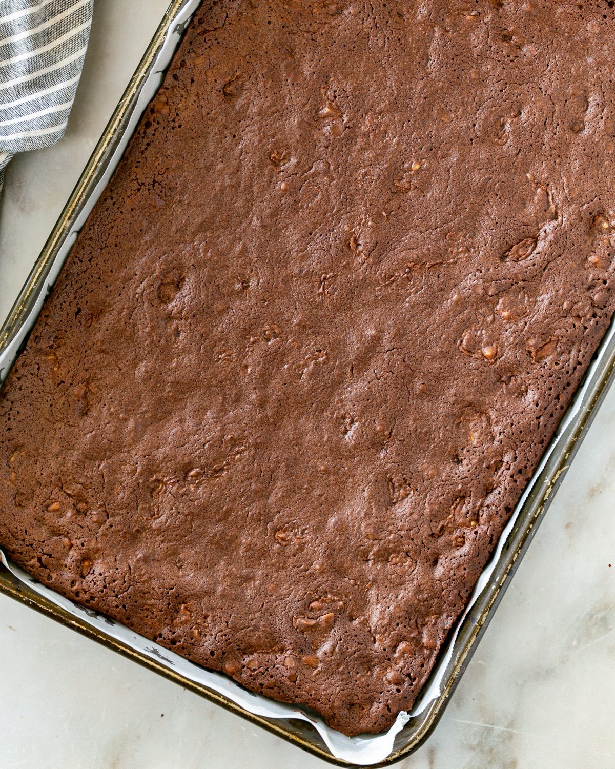 Baked brownie layer